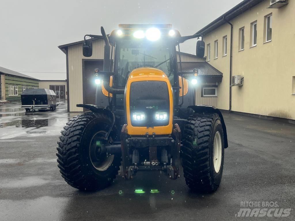 Valtra M 150-4 Traktori