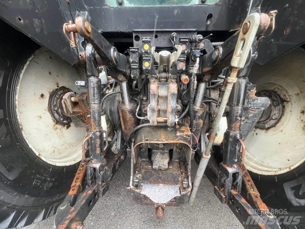 Valtra M 150-4 Traktori