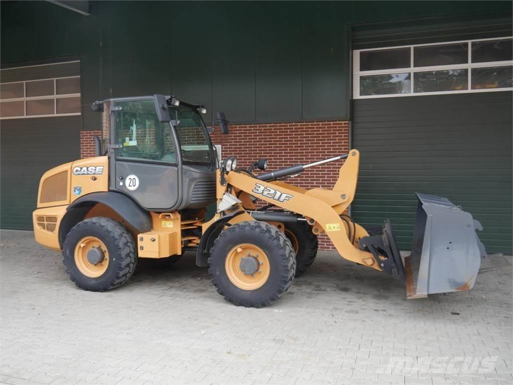 Case IH 321F Utovarivači na točkove