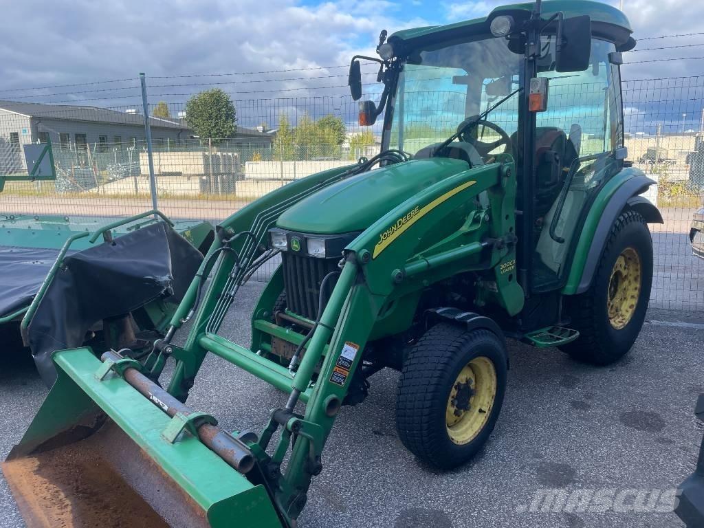 John Deere 3720 Manji traktori
