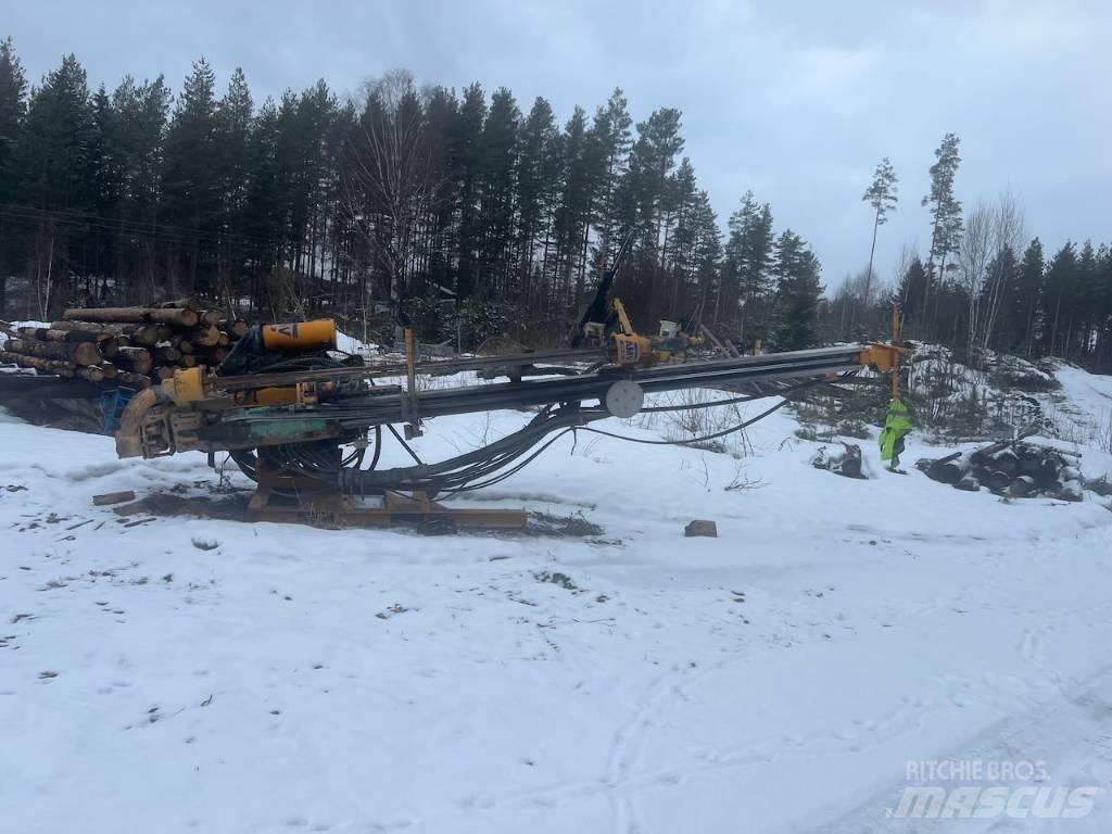 CAT 325 FL CR Terenske bušilice