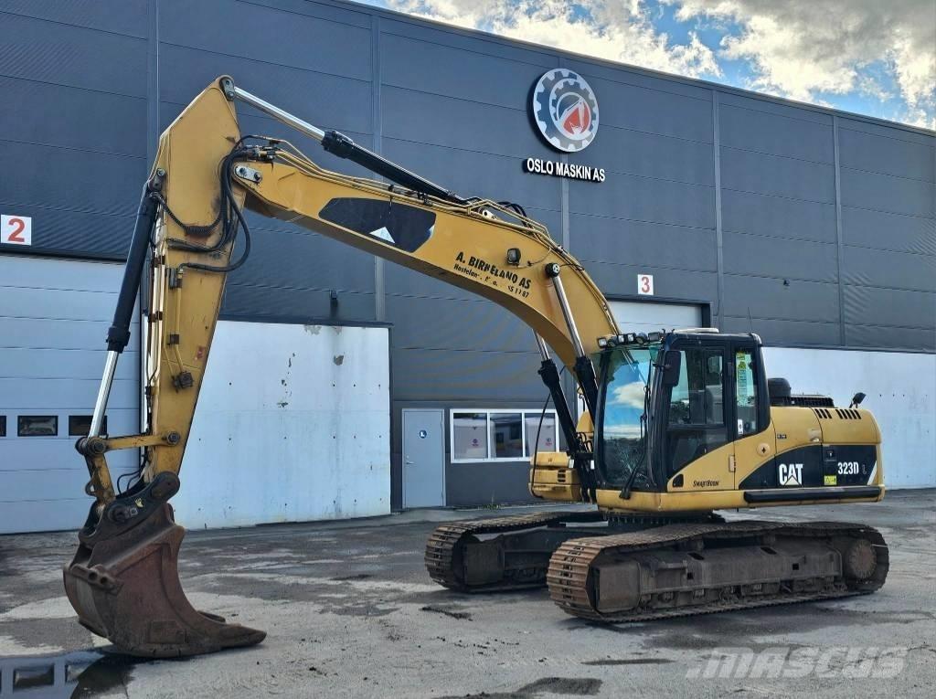 CAT 323 D L Bageri guseničari