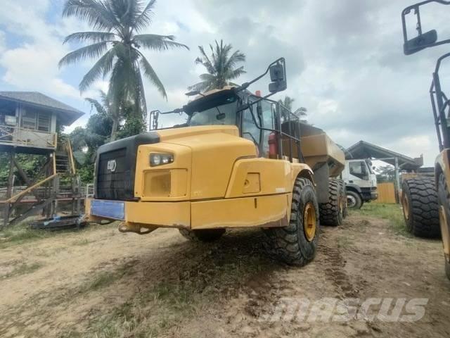 CAT 745 Zglobni damperi