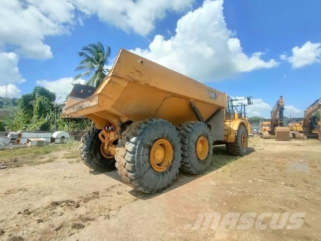 CAT 745 Zglobni damperi