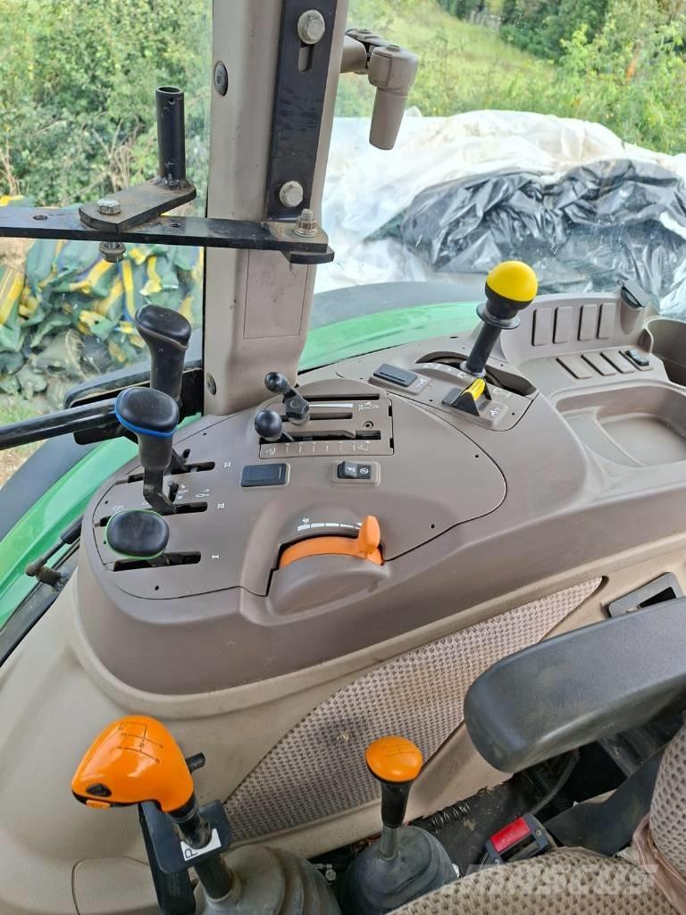 John Deere 5115M Traktori