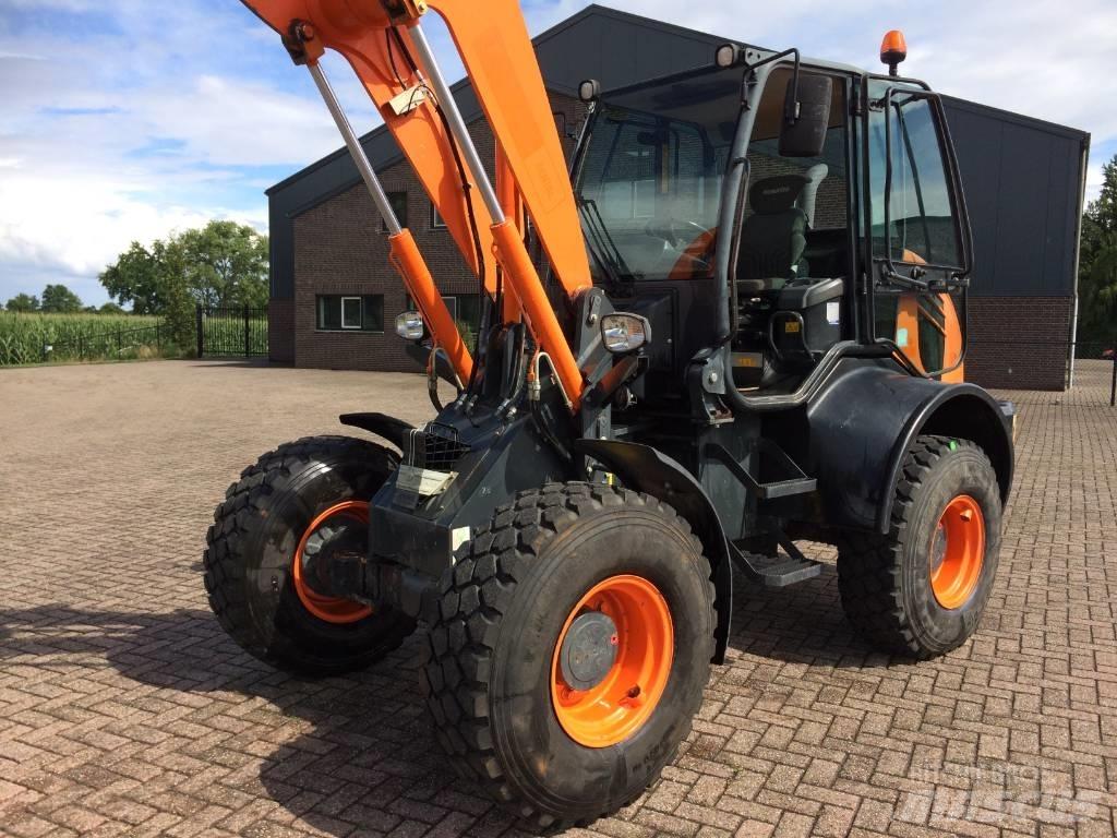 Komatsu WA100 M-7 Utovarivači na točkove