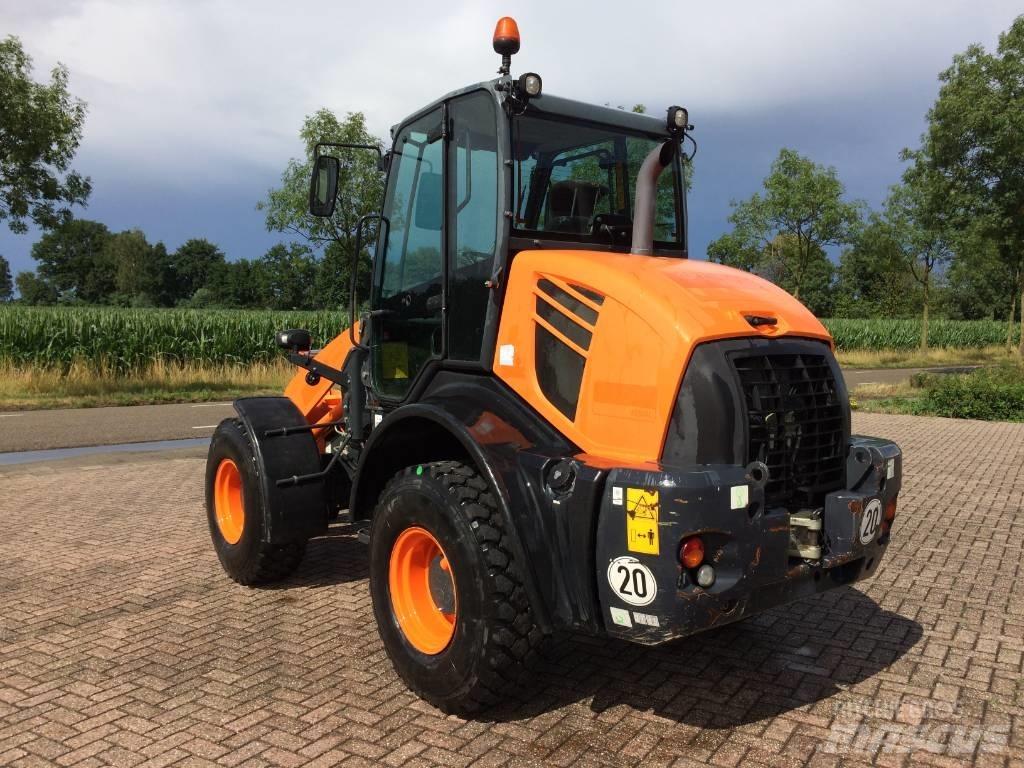 Komatsu WA100 M-7 Utovarivači na točkove