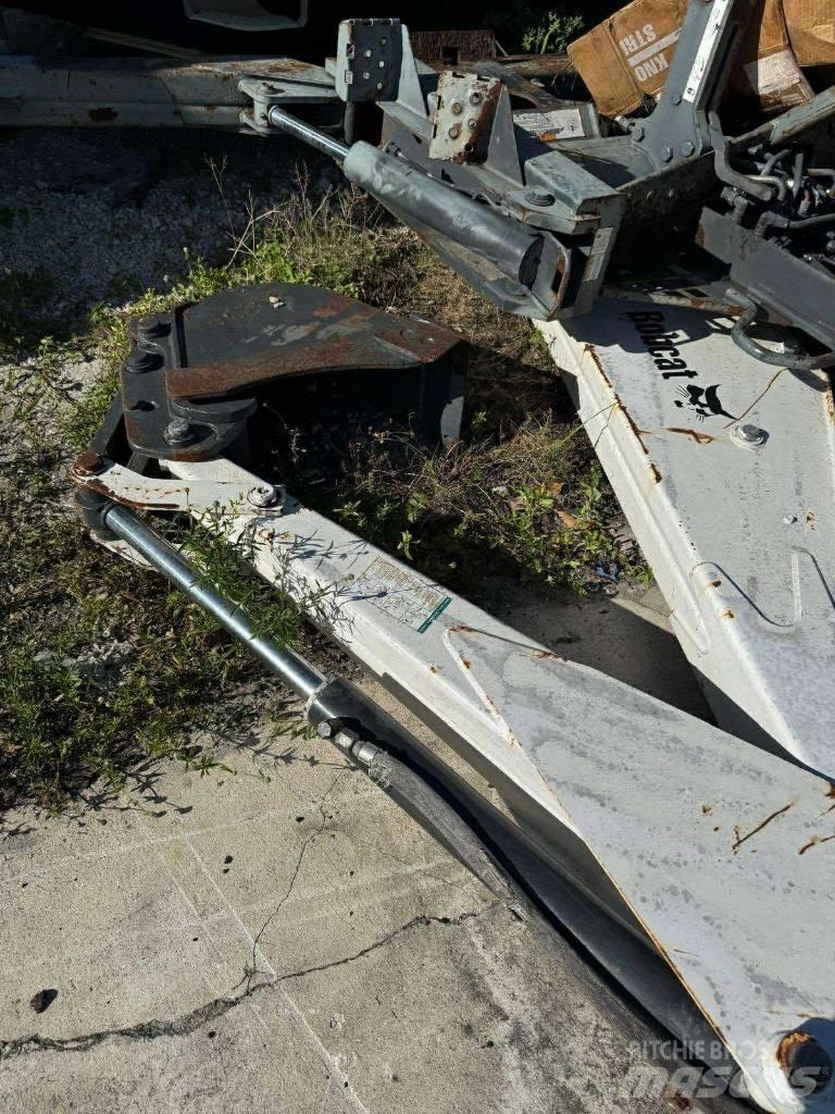 Bobcat 8811 Utovarne korpe