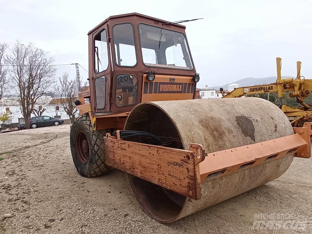 CASE W 1102 Nabijači zemlje