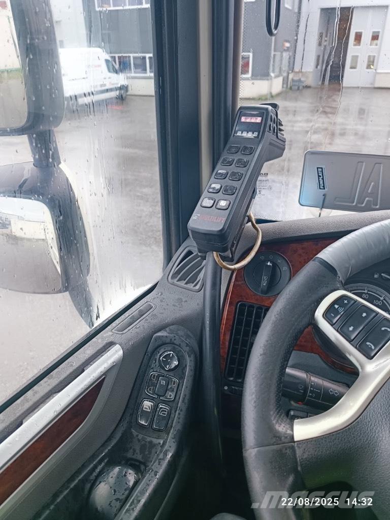 DAF XF 510 Rol kiper kamioni sa kukom za podizanje tereta
