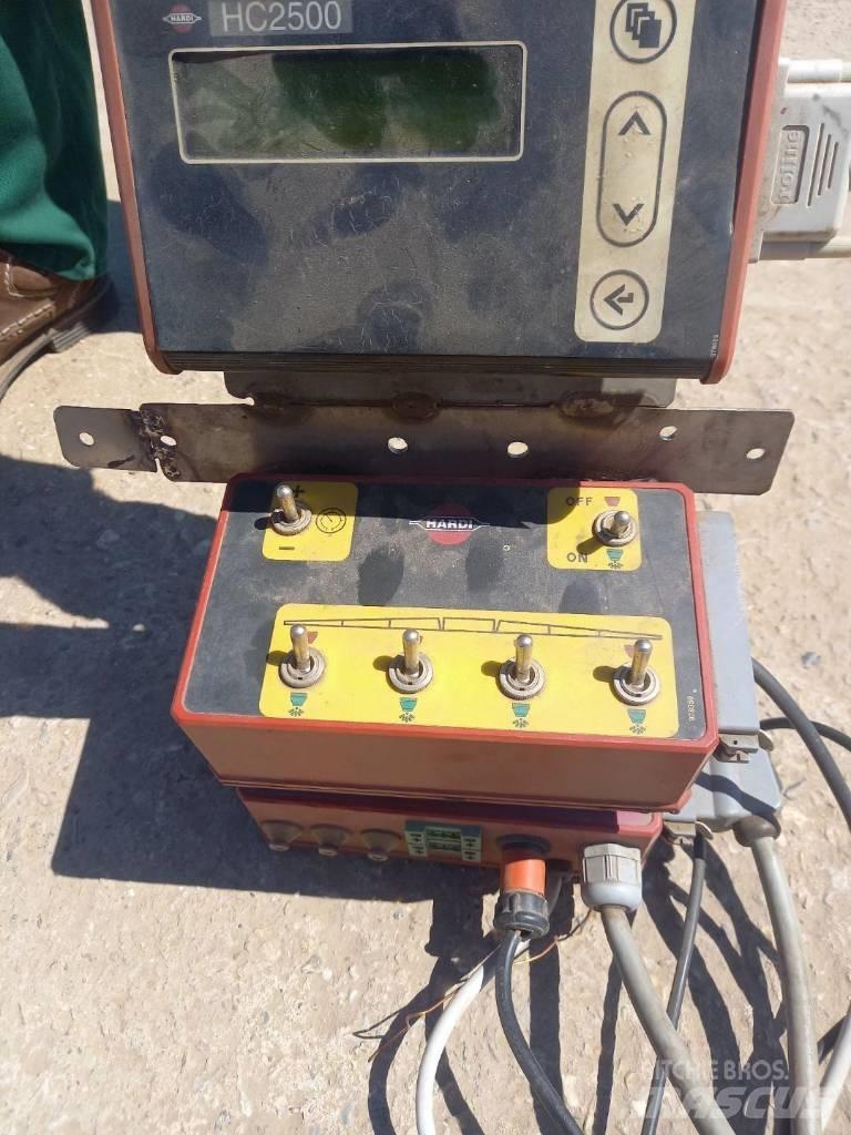 Hardi Commander 4200 Vučene prskalice