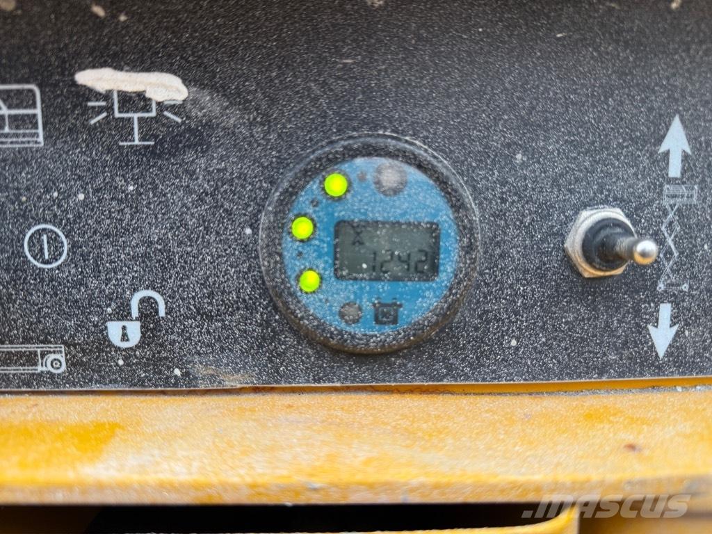 Haulotte Compact 14 Makazaste platforme