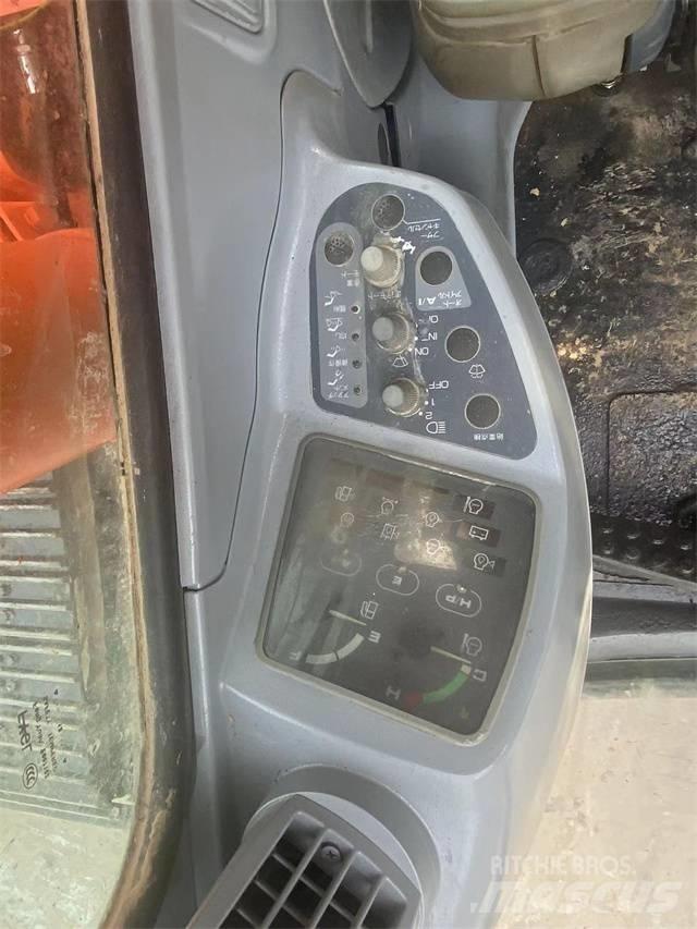 Hitachi EX 120-6 Bageri guseničari