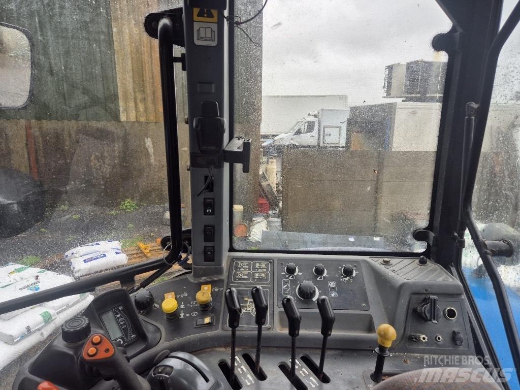 New Holland TM 165 Traktori