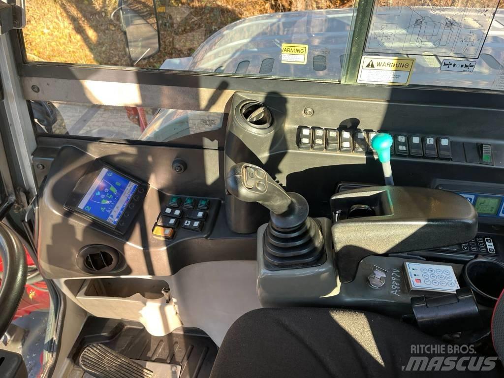 Takeuchi TB295W Bageri točkaši