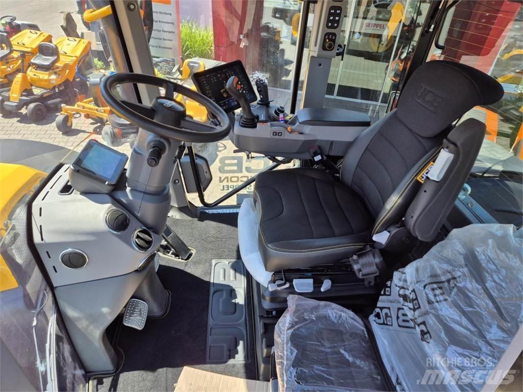 JCB FASTRAC 4220 Traktori