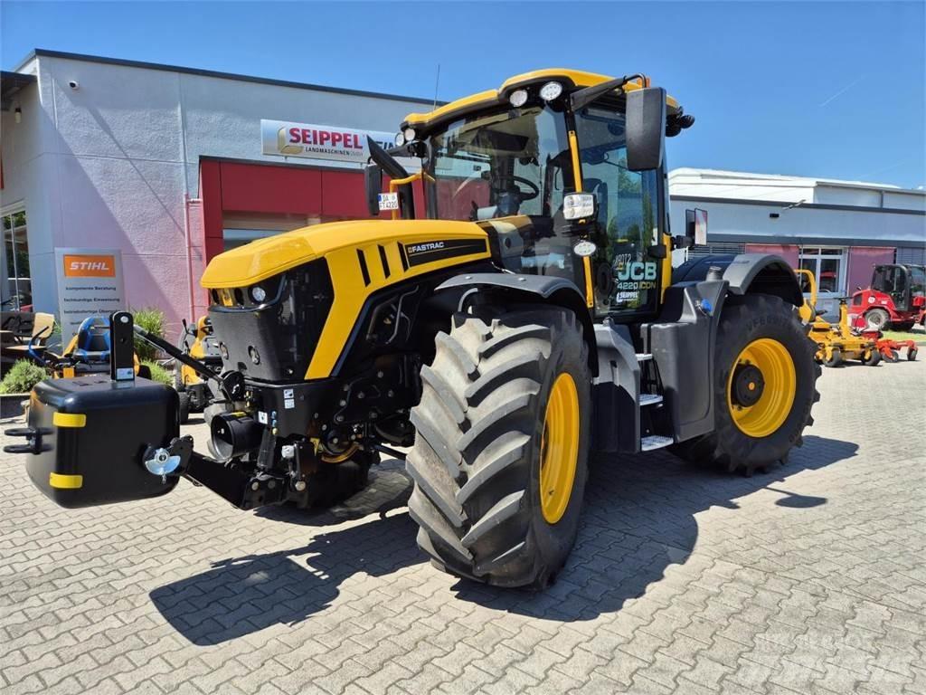 JCB FASTRAC 4220 Traktori