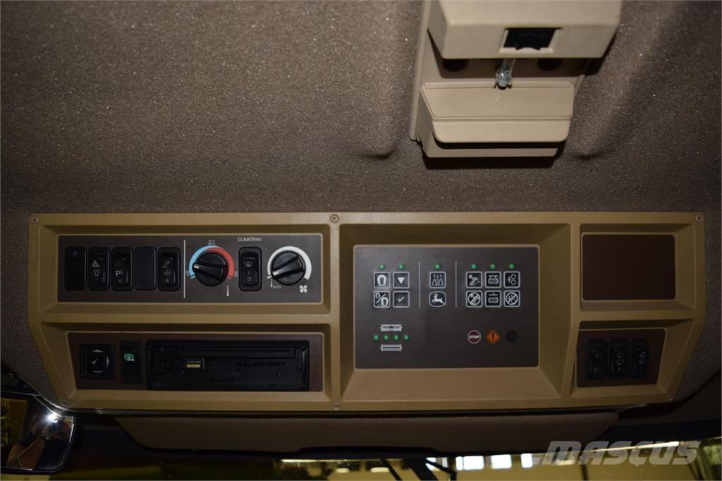 John Deere 7400 Mašine za stočnu hranu sa sopstvenim pogonom