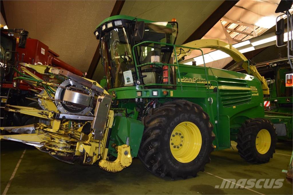 John Deere 7400 Mašine za stočnu hranu sa sopstvenim pogonom