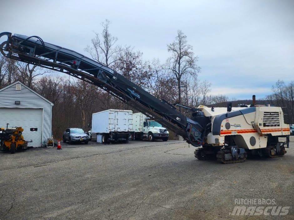 Wirtgen 120F Dodaci mašinama za asfalt