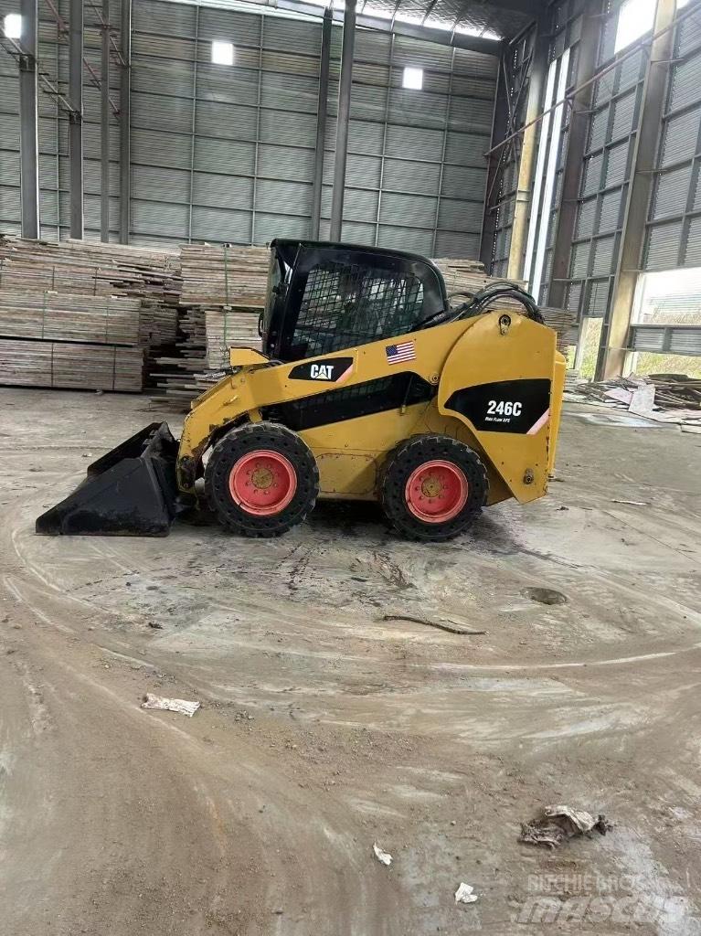 CAT 246 C Skid steer mini utovarivači
