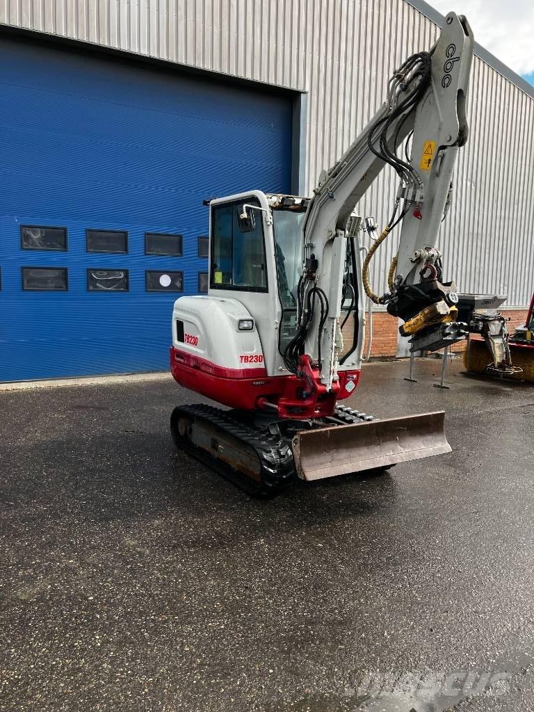 Takeuchi TB 230 Mini bageri < 7t