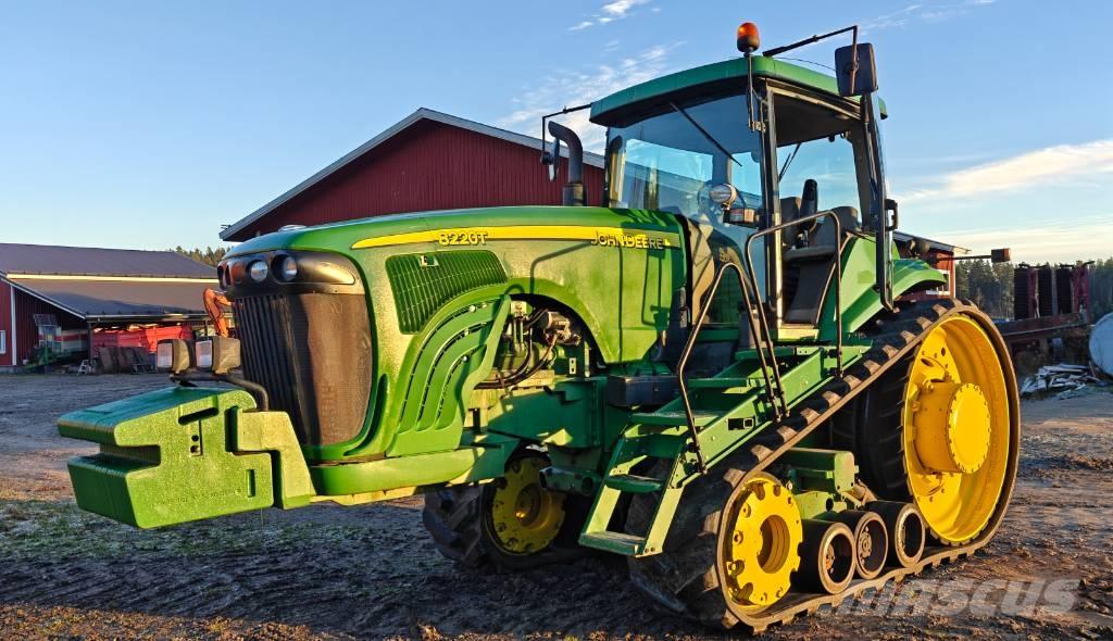 John Deere 8220 T Traktori
