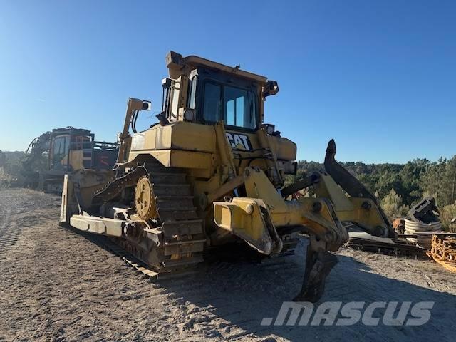 CAT D 6 T XL Buldožeri guseničari