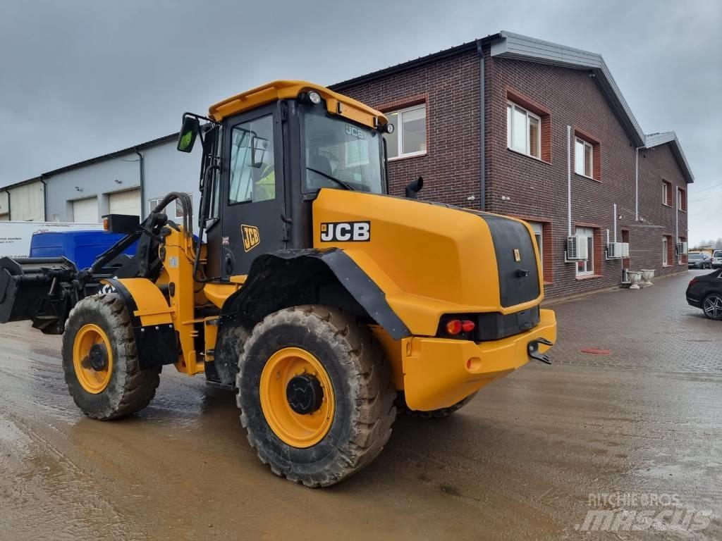 JCB 411 + 4 Utovarivači na točkove