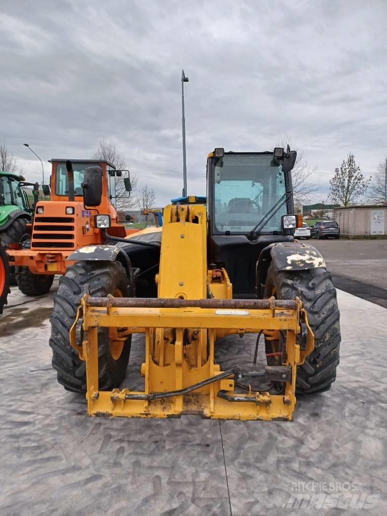 JCB 540-70 Poljoprivredni teleskopski utovarivači