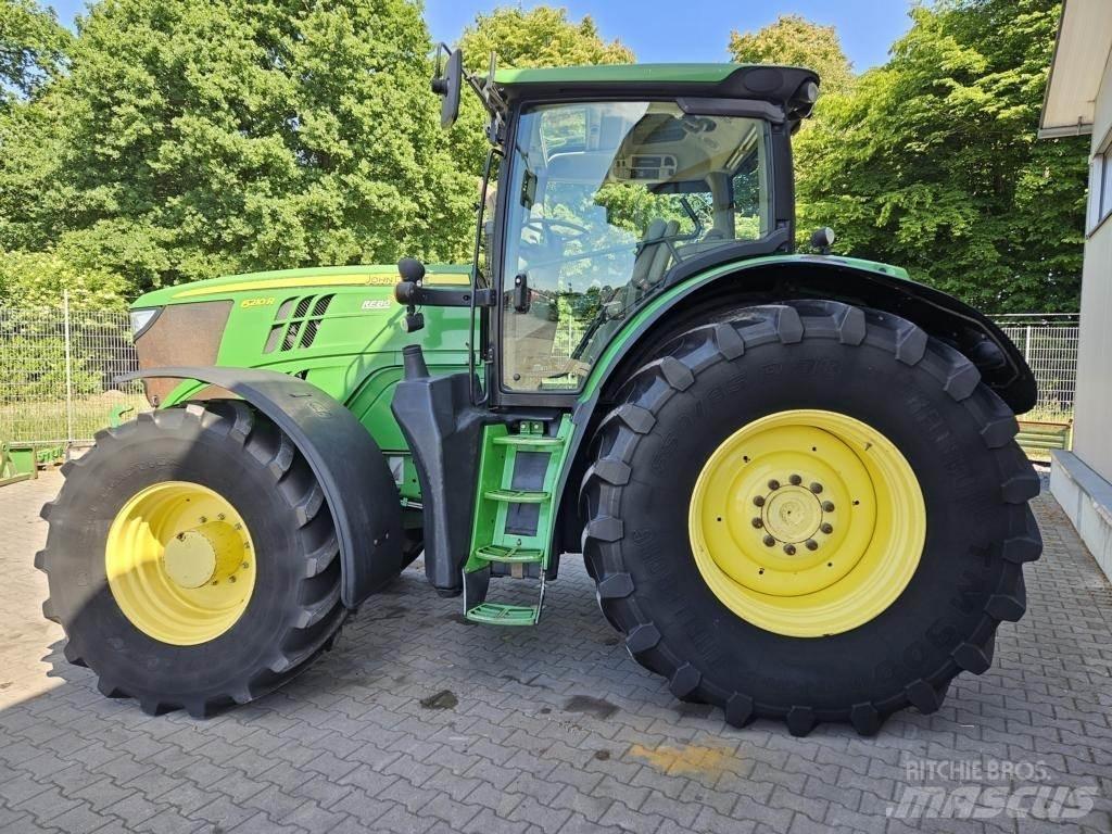 John Deere 6210R Traktori