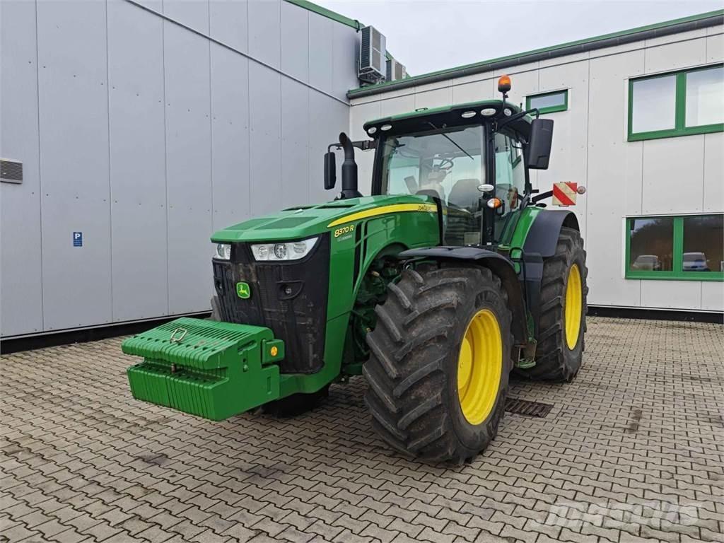 John Deere 8370R Traktori