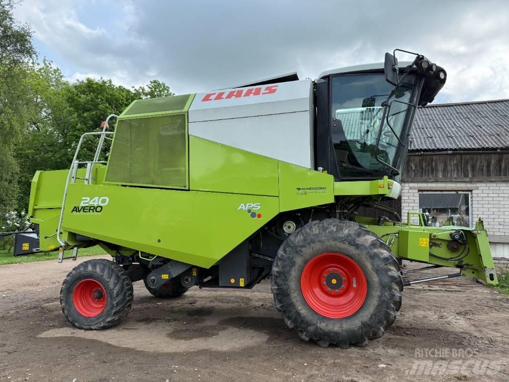 CLAAS Avero 240 Kombajni