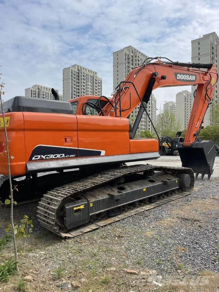 Doosan DX 300 LC Bageri guseničari