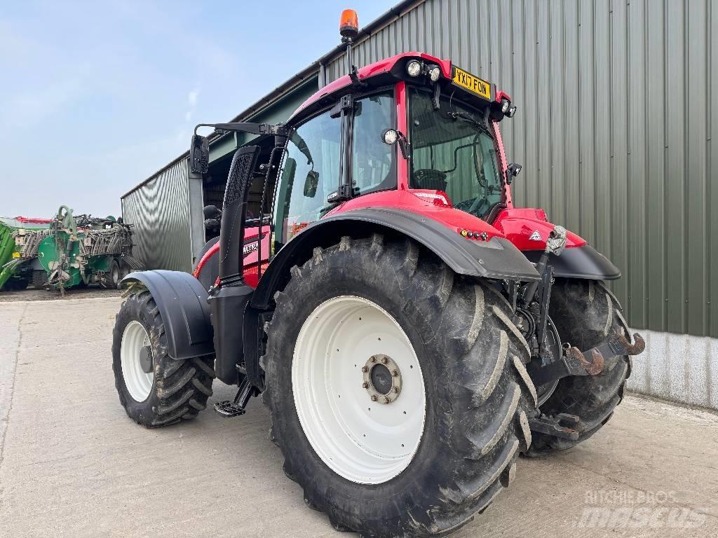 Valtra T194 Versu Traktori