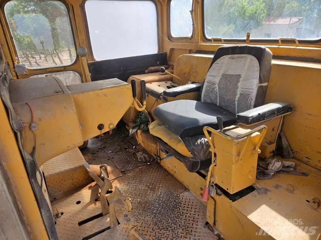 CAT D 9 G Buldožeri guseničari