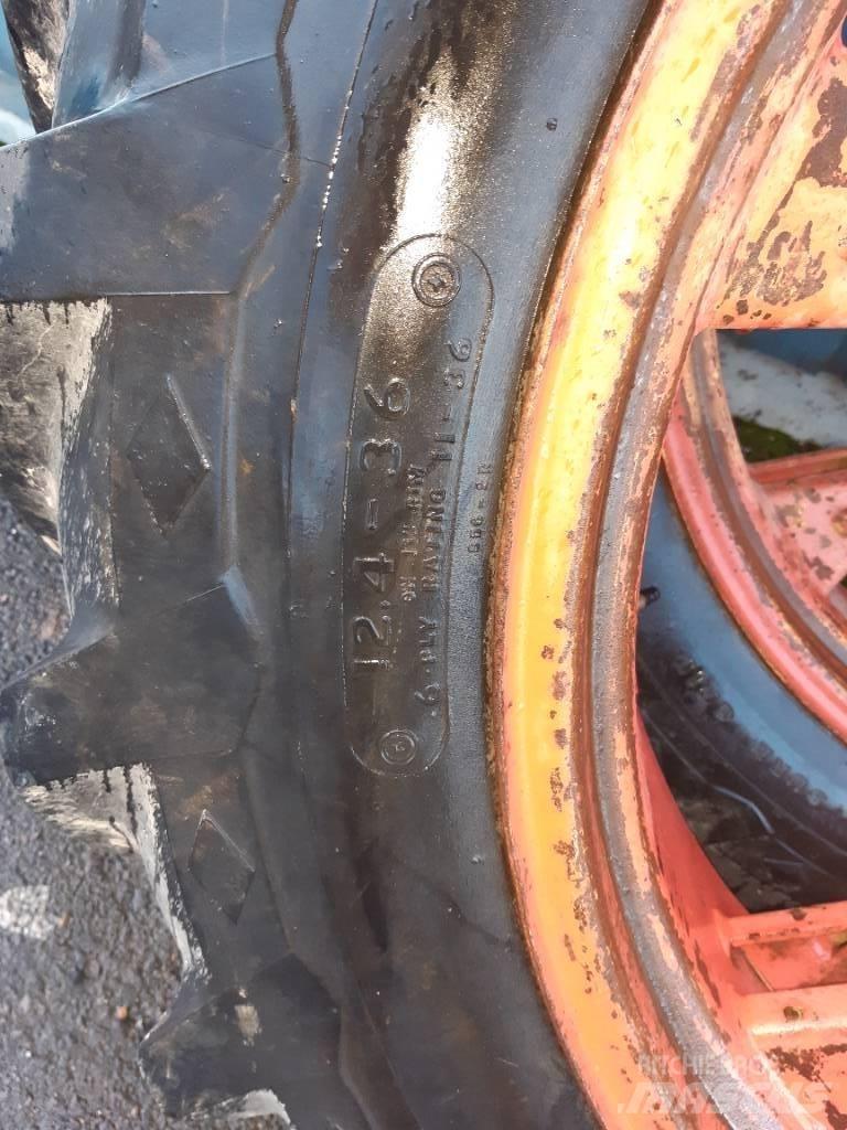 Goodyear 12.4-36 Gume, točkovi i felne