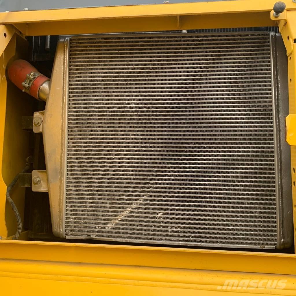Komatsu PC450-8 Bageri guseničari
