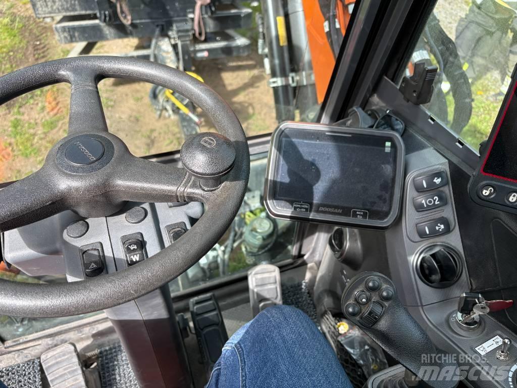 Develon DX 100 W-7 Bageri točkaši