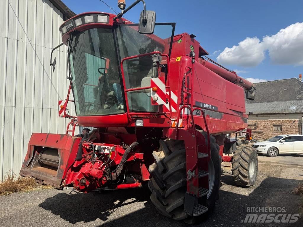 Case IH 2366 E Kombajni