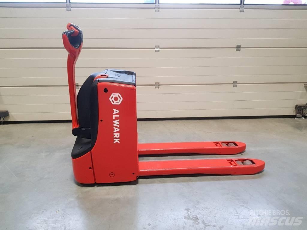 Linde T16 Nisko podizni električni viljuškar