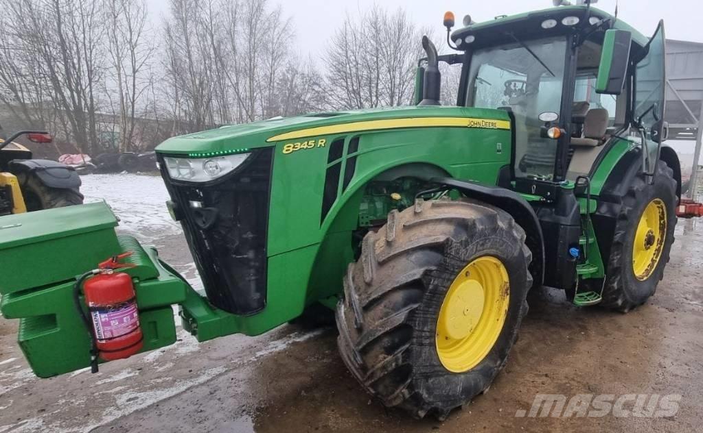 John Deere 8345R Traktori