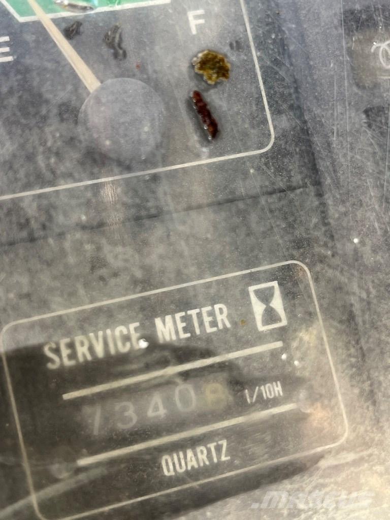 Hitachi EX 200-1 Bageri guseničari