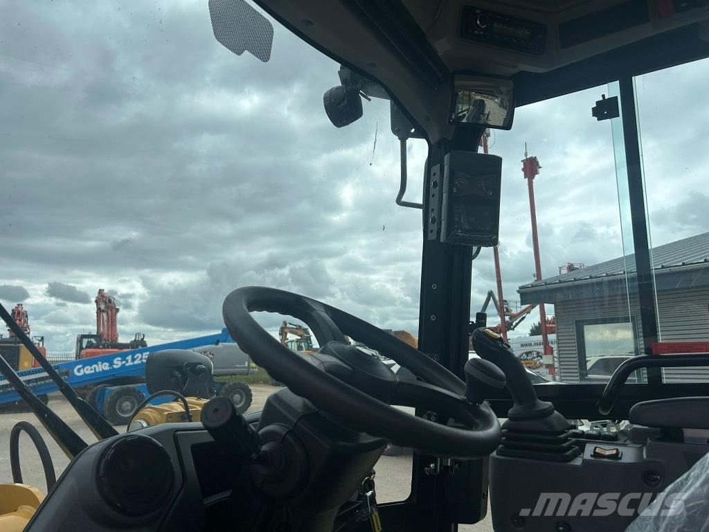 CAT 906 Utovarivači na točkove