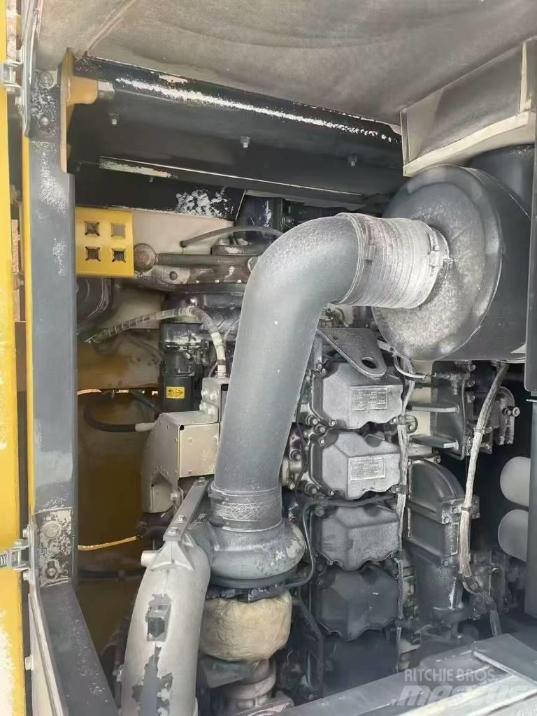 Komatsu pc850 Bageri guseničari