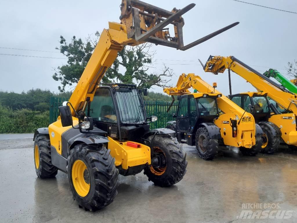 JCB 541-70 Poljoprivredni teleskopski utovarivači