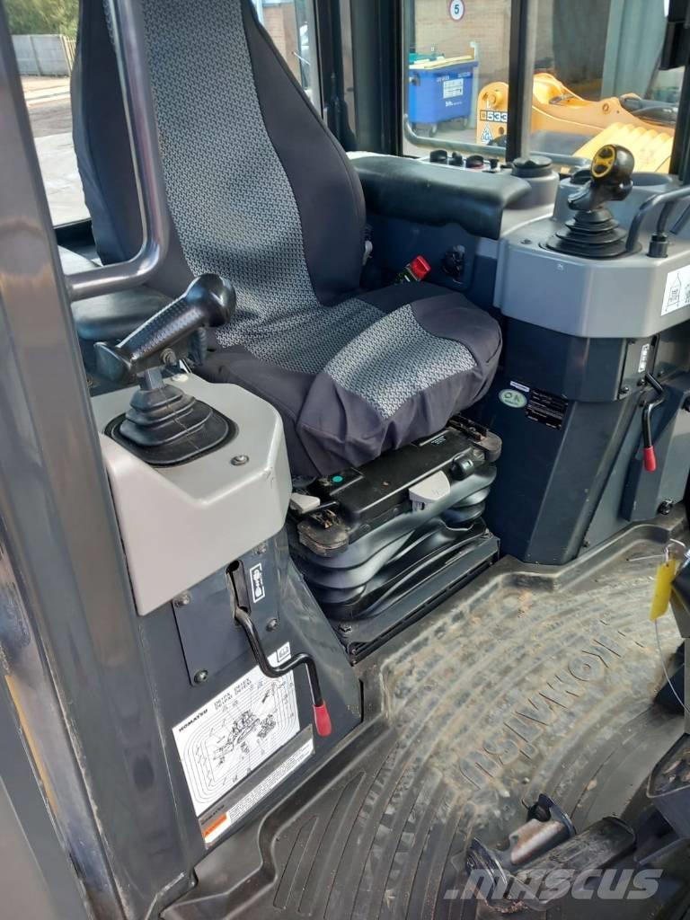 Komatsu D61PX-24 Buldožeri guseničari