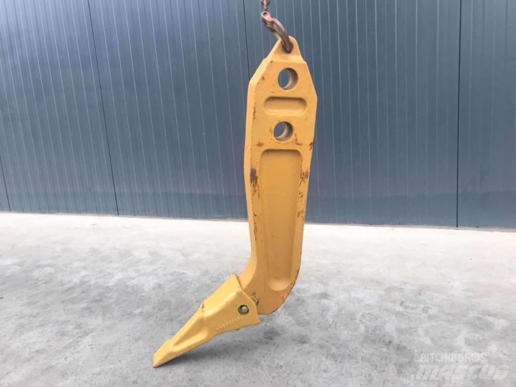 Komatsu D61 Shank Kultivatori za građevinarstvo