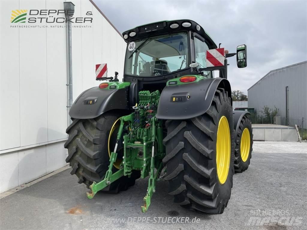 John Deere 6230R Traktori