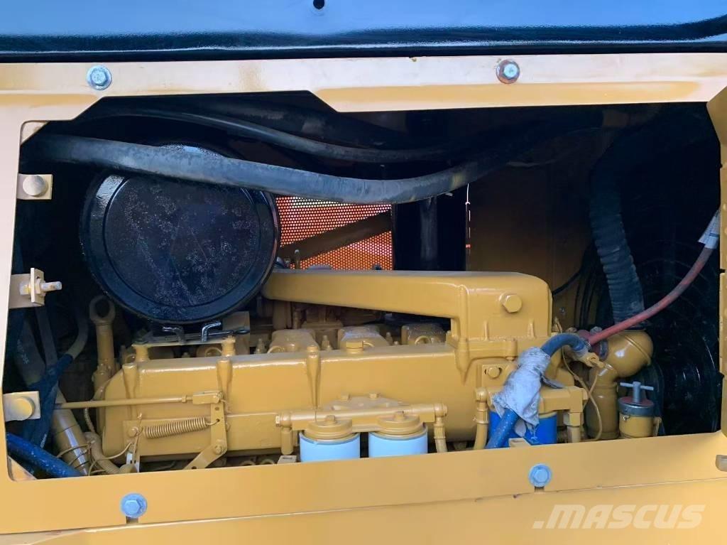 CAT D 6 G Buldožeri guseničari